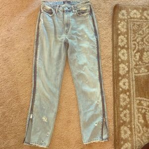 Distressed boyfriend jeans!